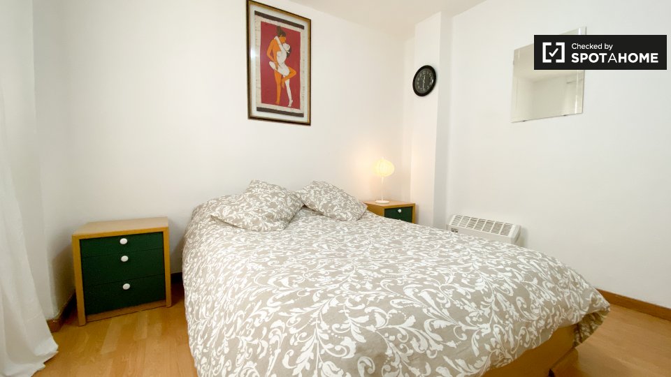 Double room Valencia, 3 beds, 75m² — photo 2