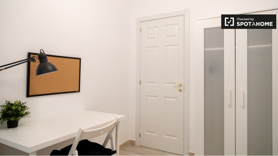 Double room Madrid, 8 beds — photo 3