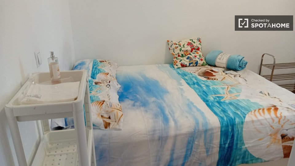 Double room Madrid, 5 beds, 120m² — photo 72