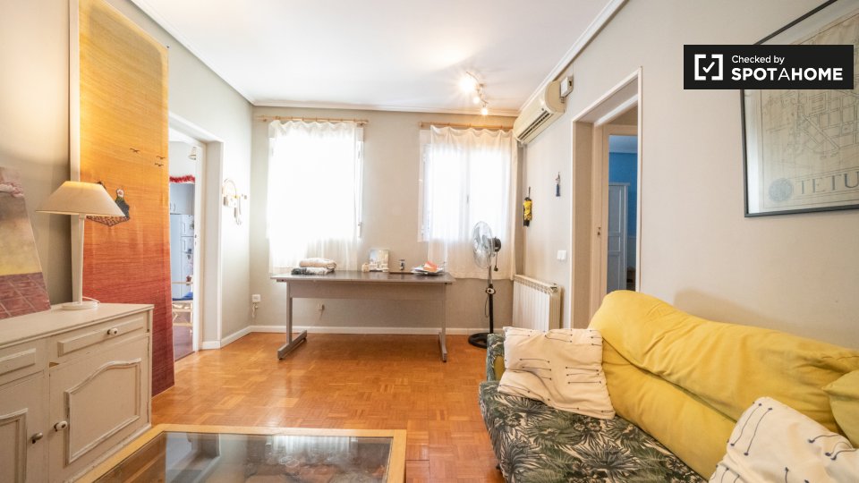 Double room Madrid, 5 beds, 150m² — photo 8