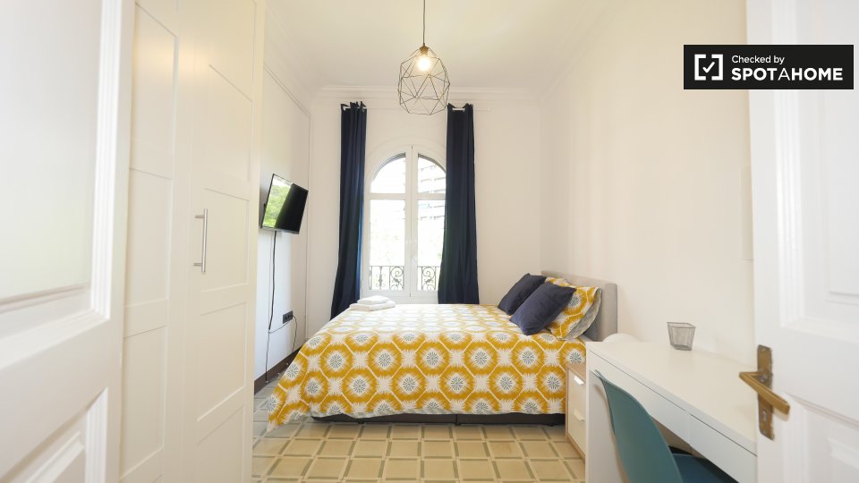 Double room Barcelona, 5 beds, 120m² — photo 1