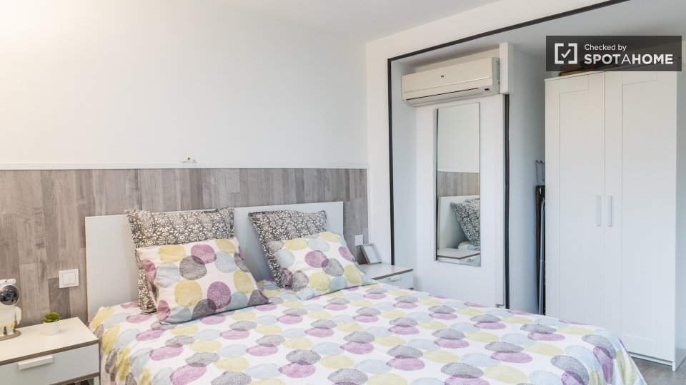 Double room Madrid, 3 beds — photo 30