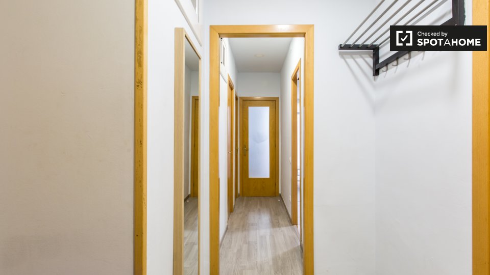 Apartment Barcelona, 3 beds, 60m² — photo 17