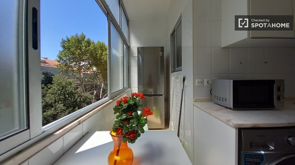 Double room Lisbon, 2 beds, 60m² — photo 16