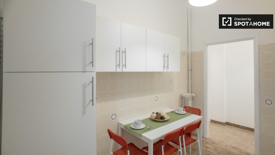 Double room Milan, 3 beds, 70m² — photo 9
