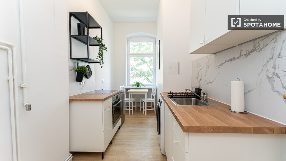 Double room Berlin, 2 beds, 36m² — photo 12