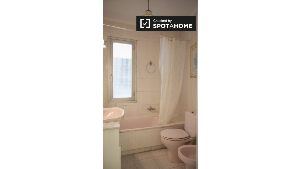 Double room Madrid, 6 beds, 200m² — photo 9