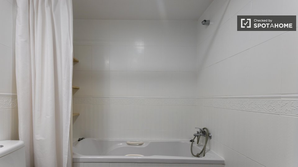 Apartment Valencia, 4 beds, 152m² — photo 8