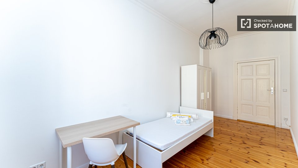 Double room Berlin, 5 beds, 124m² — photo 13