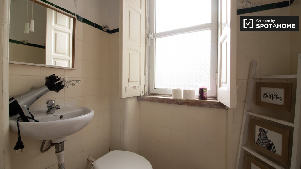 Double room Lisbon, 5 beds, 120m² — photo 15