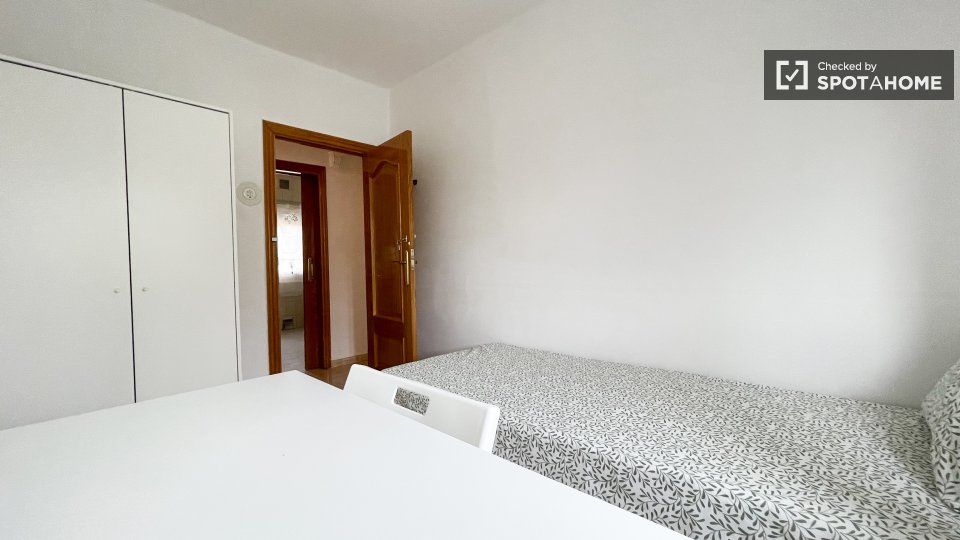 Double room Madrid, 4 beds, 70m² — photo 12
