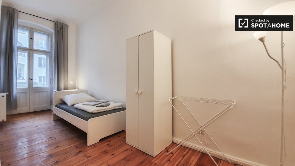 Double room Berlin, 3 beds — photo 16