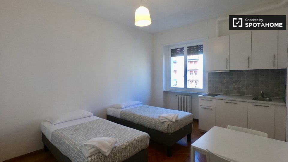 Double room Milan, 3 beds, 80m² — photo 4