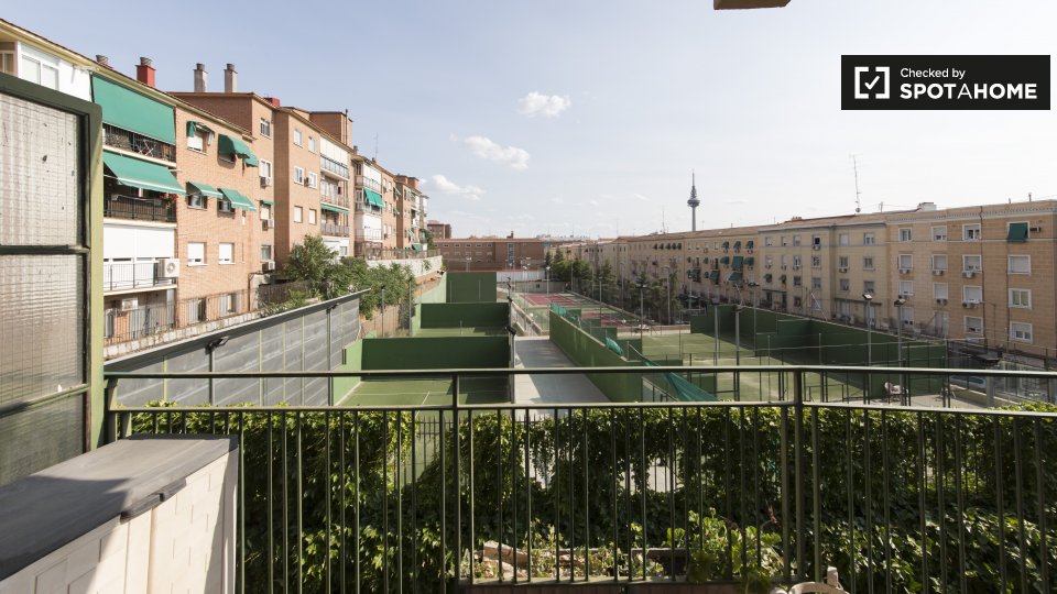 Double room Madrid, 4 beds, 140m² — photo 5