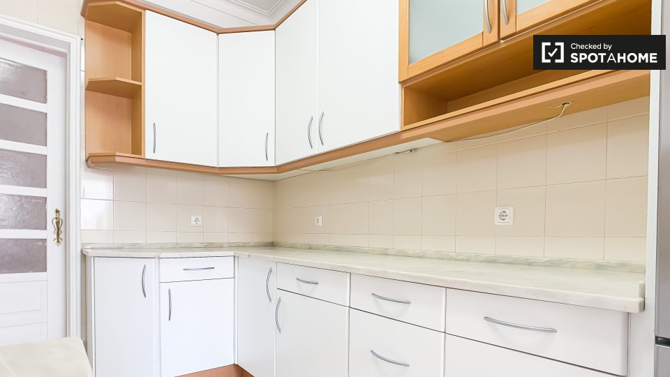 Apartment Lisbon, 5 beds — photo 7
