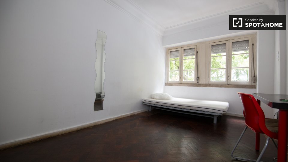 Double room Lisbon, 7 beds, 100m² — photo 4
