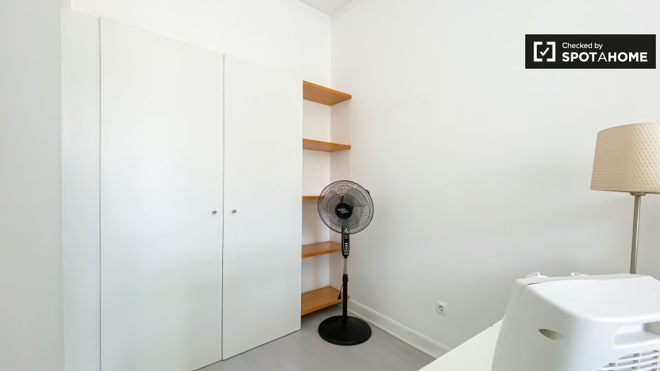Apartment Lisbon, 1 bed — photo 8