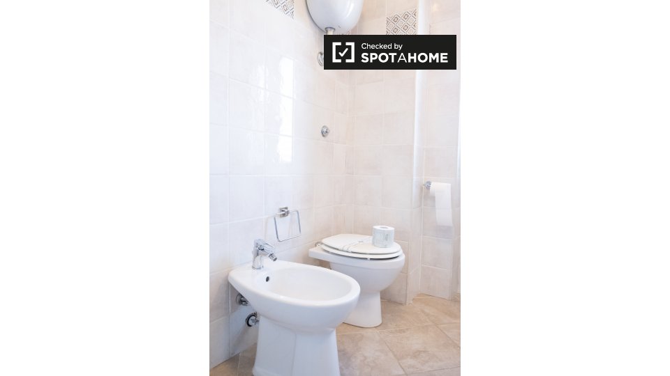 Double room Rome, 3 beds, 105m² — photo 5