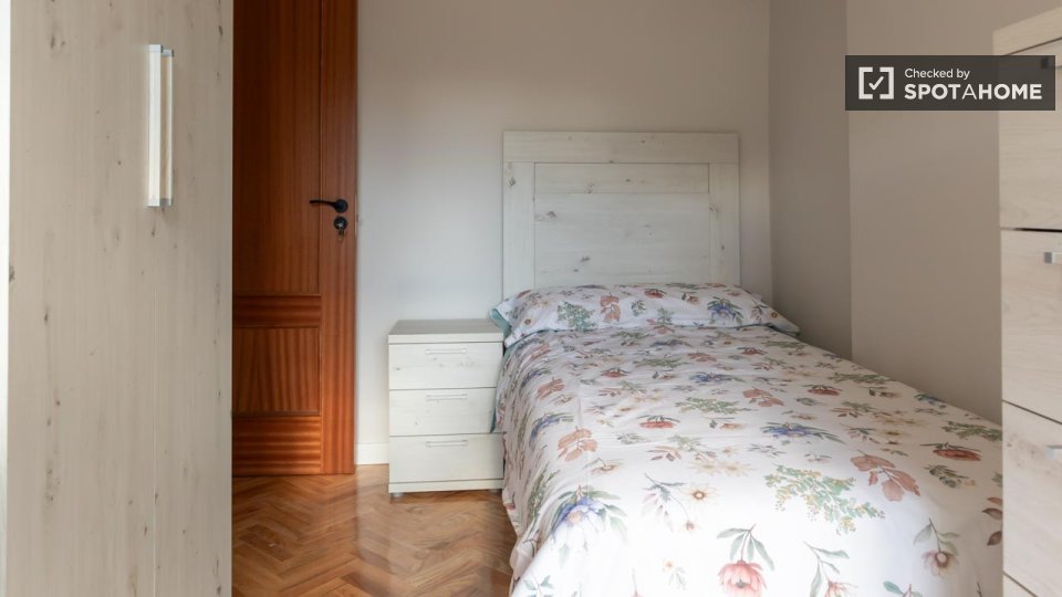 Double room Madrid, 4 beds — photo 4