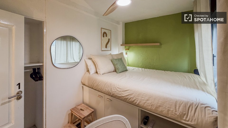 Double room Barcelona, 4 beds — photo 9