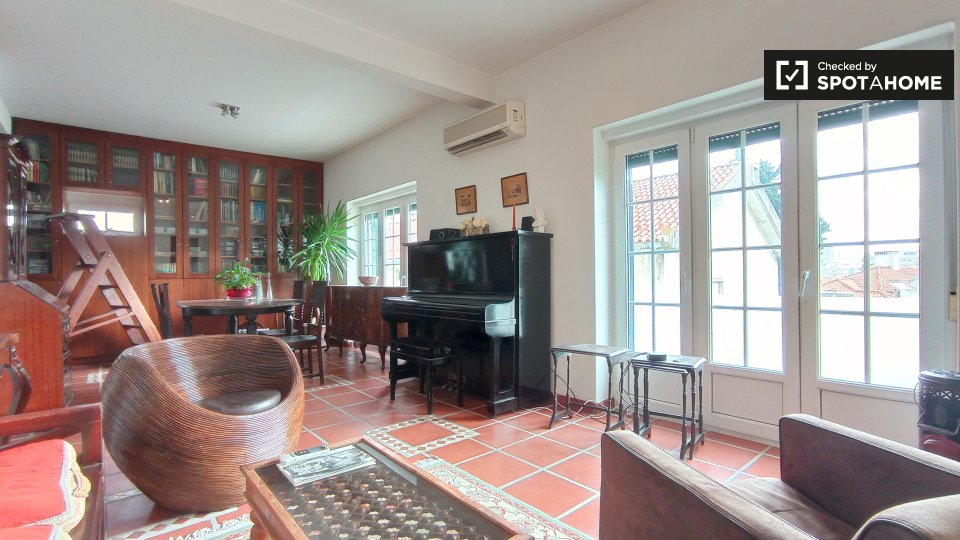 Apartment Lisbon, 1 bed, 100m² — photo 13