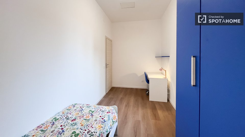 Double room Milan, 4 beds — photo 47