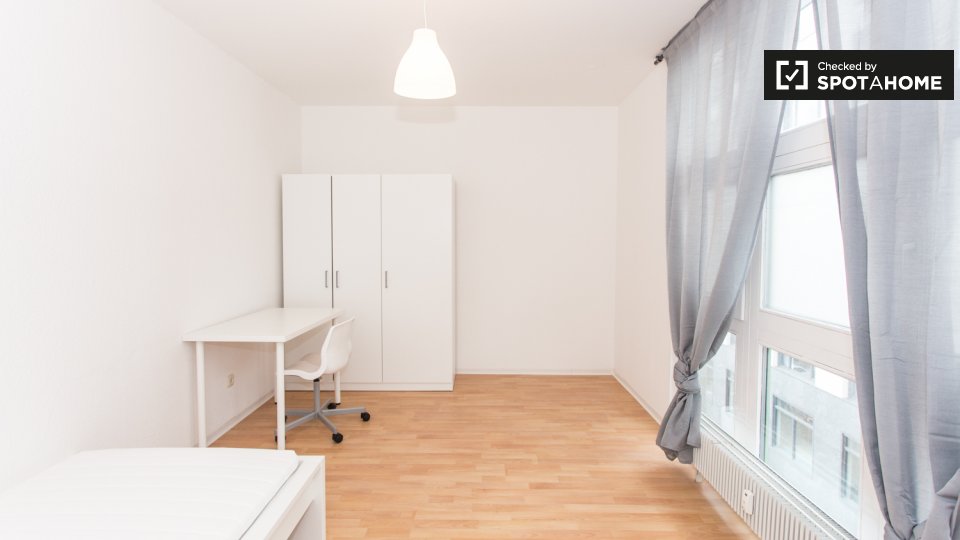Double room Berlin, 3 beds, 67m² — photo 9
