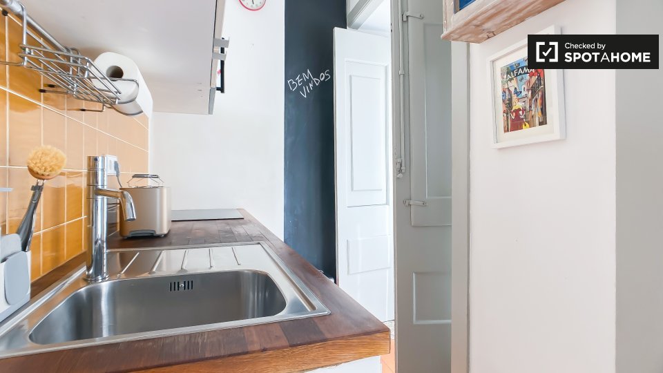 Apartment Lisbon, 2 beds, 70m² — photo 3
