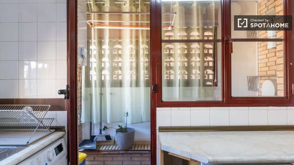 Double room Madrid, 5 beds, 101m² — photo 68