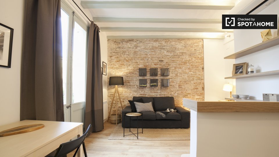 Apartment Barcelona, 2 beds, 60m² — photo 1