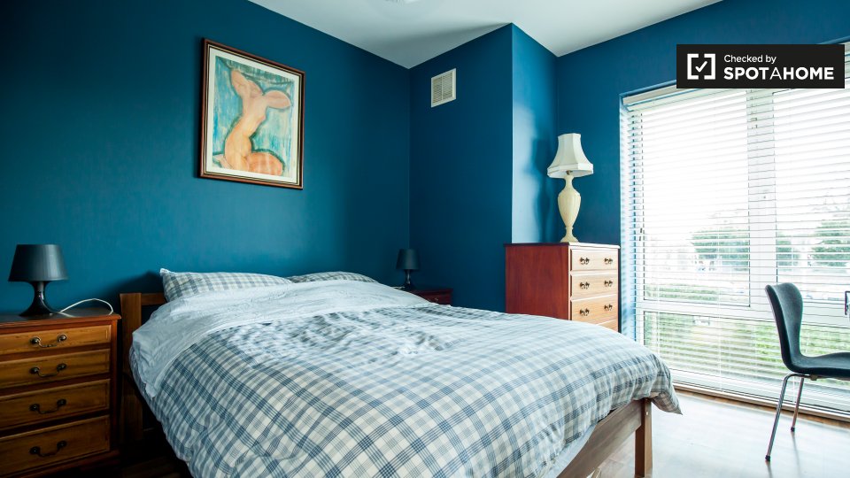 Room for rent in 2bedroom apartment in Blackrock, Dublin (ref 408938