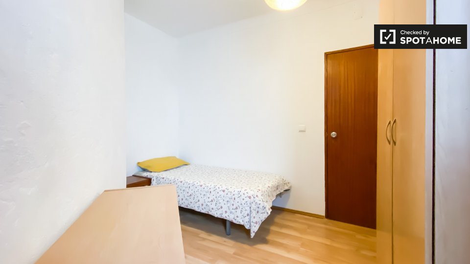 Double room Lisbon, 5 beds — photo 3