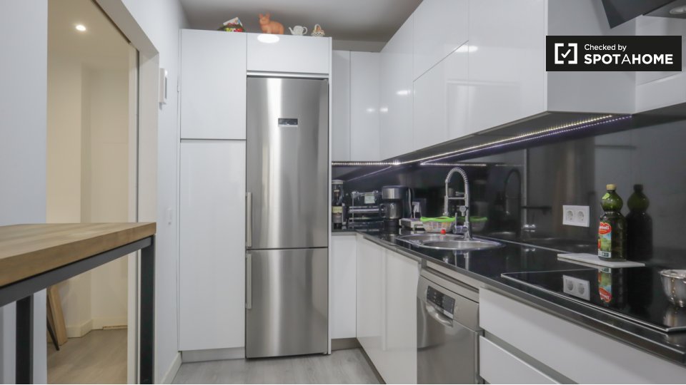 Double room Madrid, 3 beds — photo 2