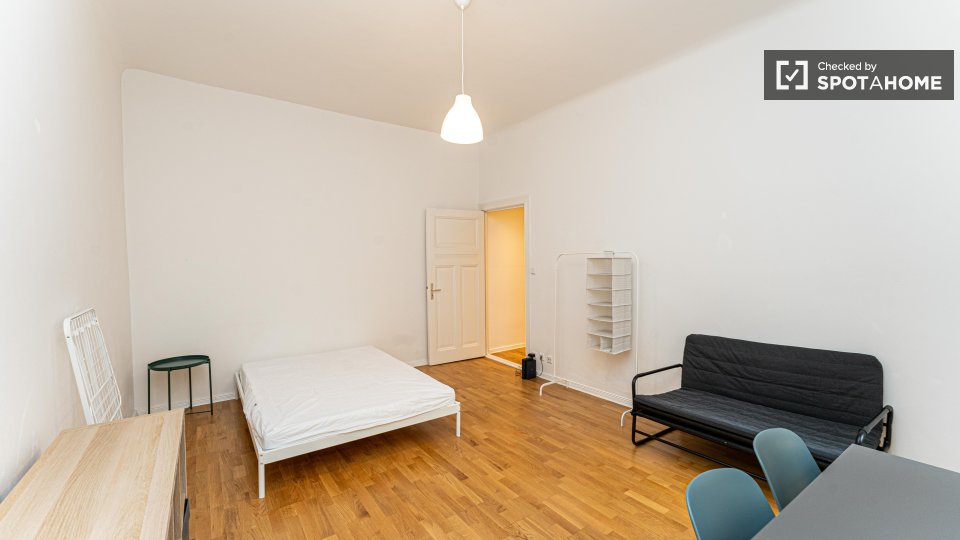 Apartment Berlin, 2 beds, 72m² — photo 1