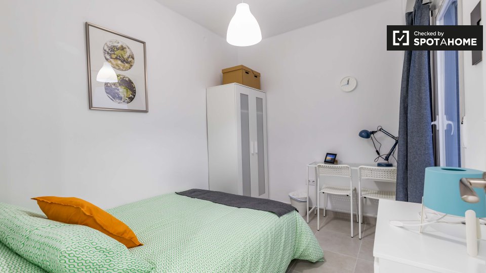 Double room Valencia, 4 beds, 95m² — photo 1