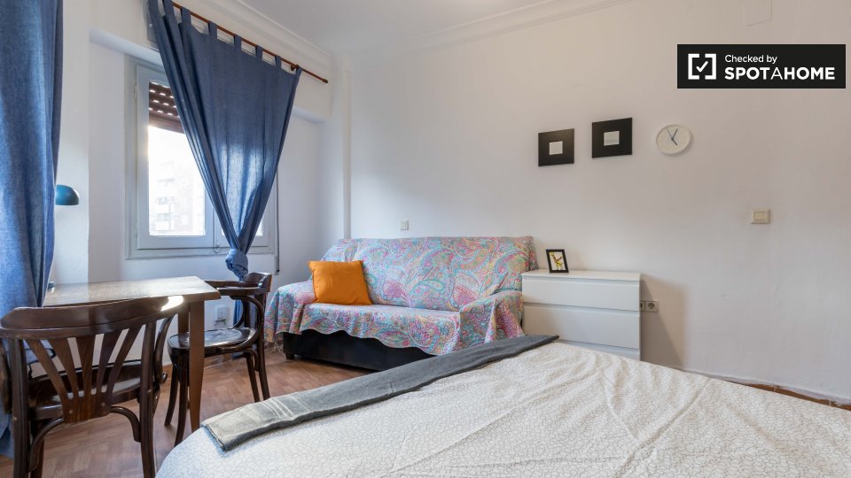 Double room Valencia, 4 beds, 95m² — photo 19