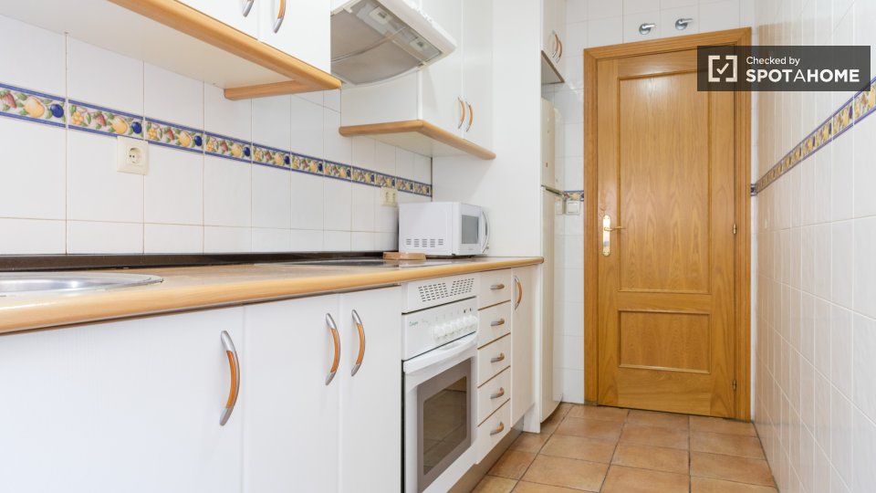 Double room Madrid, 2 beds — photo 14