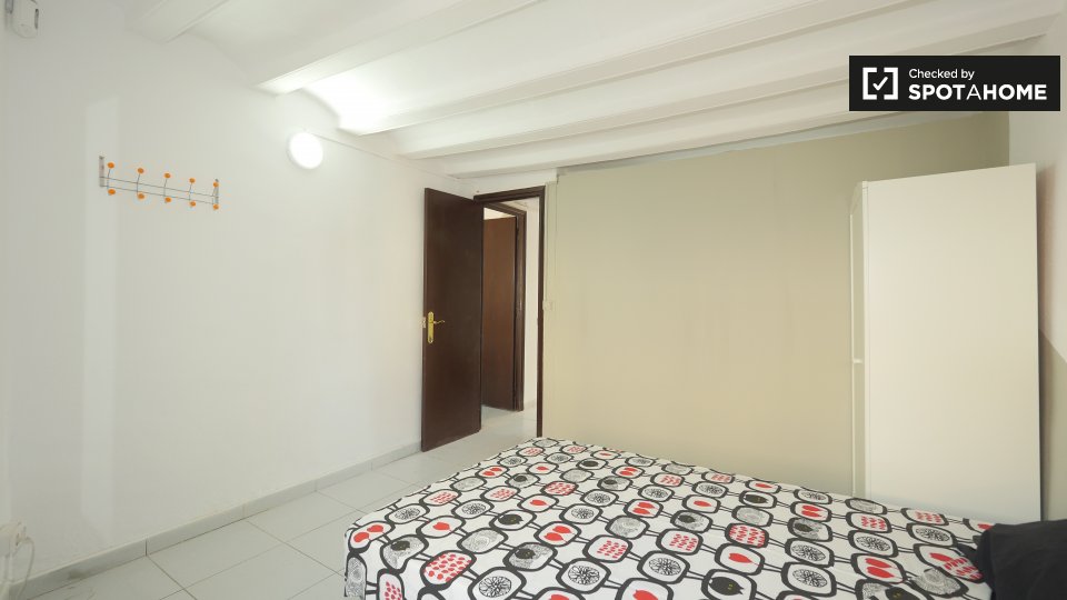 Double room Barcelona, 3 beds, 52m² — photo 19