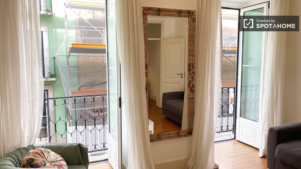 Apartment Lisbon, 2 beds, 79m² — photo 33