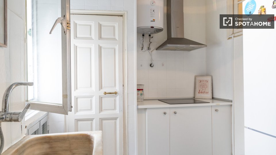 Double room Madrid, 4 beds — photo 5