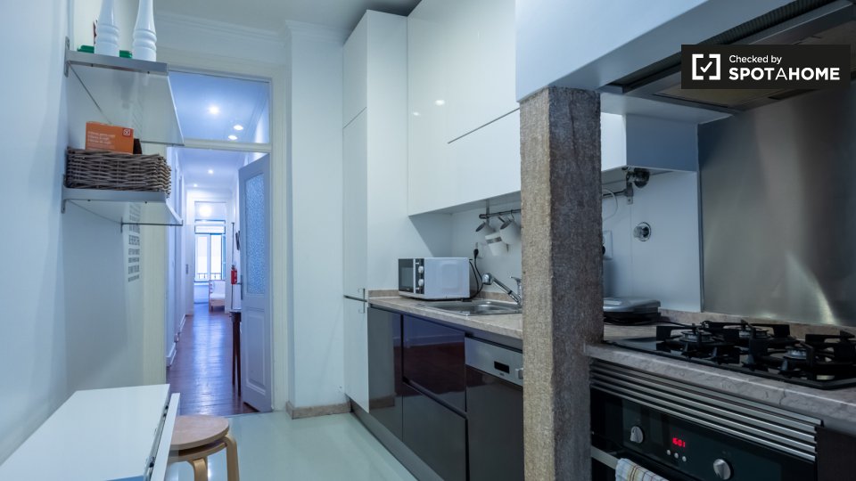 Apartment Lisbon, 3 beds — photo 15