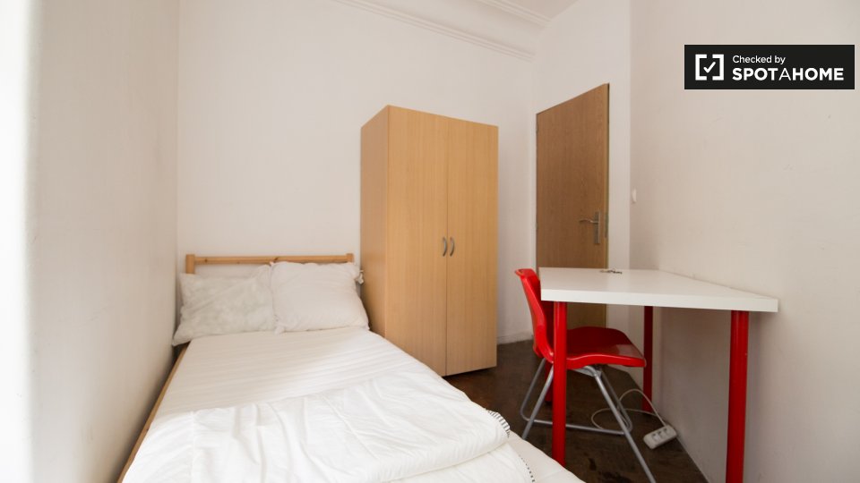 Double room Lisbon, 7 beds, 100m² — photo 1