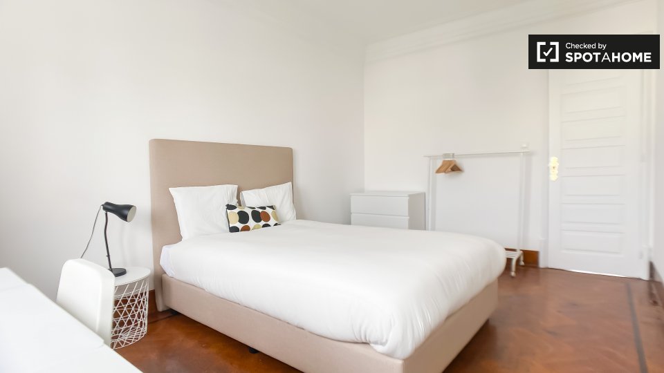 Apartment Lisbon, 5 beds — photo 19