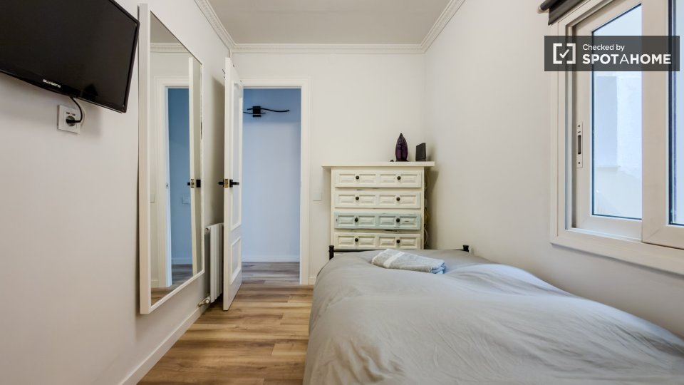 Apartment Barcelona, 3 beds, 67m² — photo 37