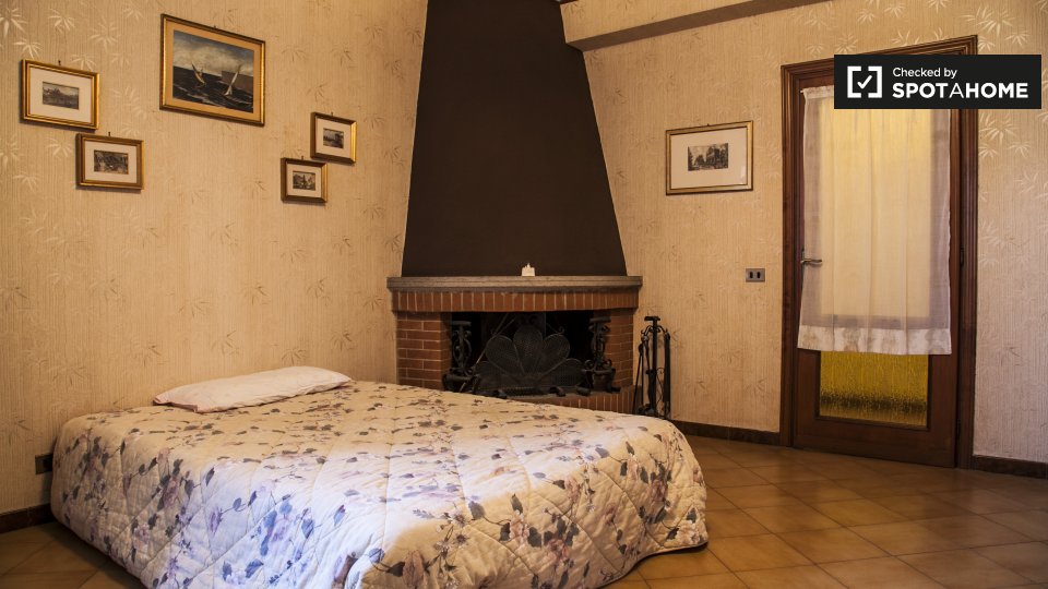 Double room Rome, 8 beds, 360m² — photo 2