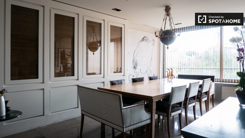 Double room Madrid, 5 beds, 200m² — photo 8