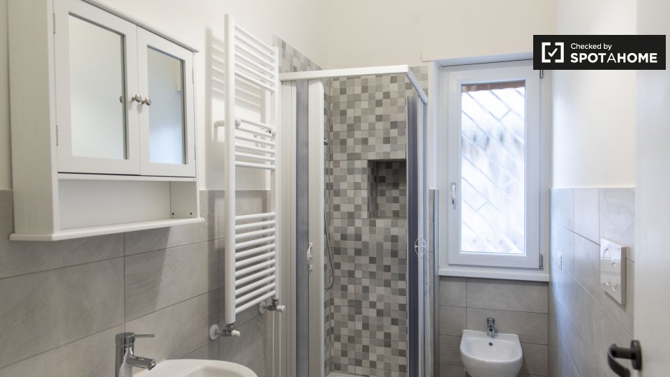 Double room Rome, 5 beds — photo 17