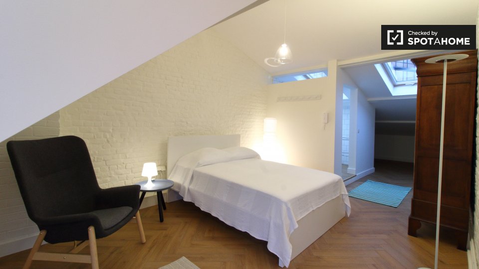 Double room Brussels, 11 beds, 750m² — photo 1