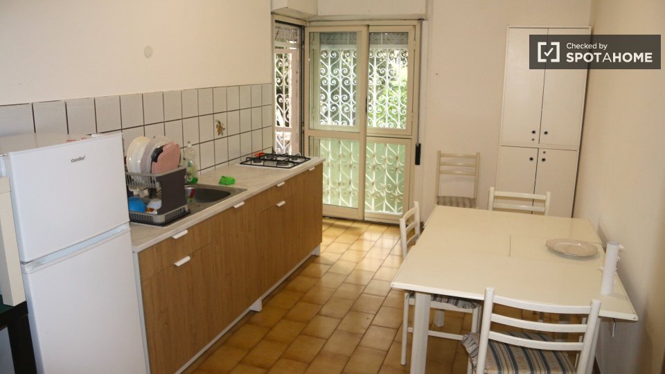Double room Rome, 5 beds — photo 11