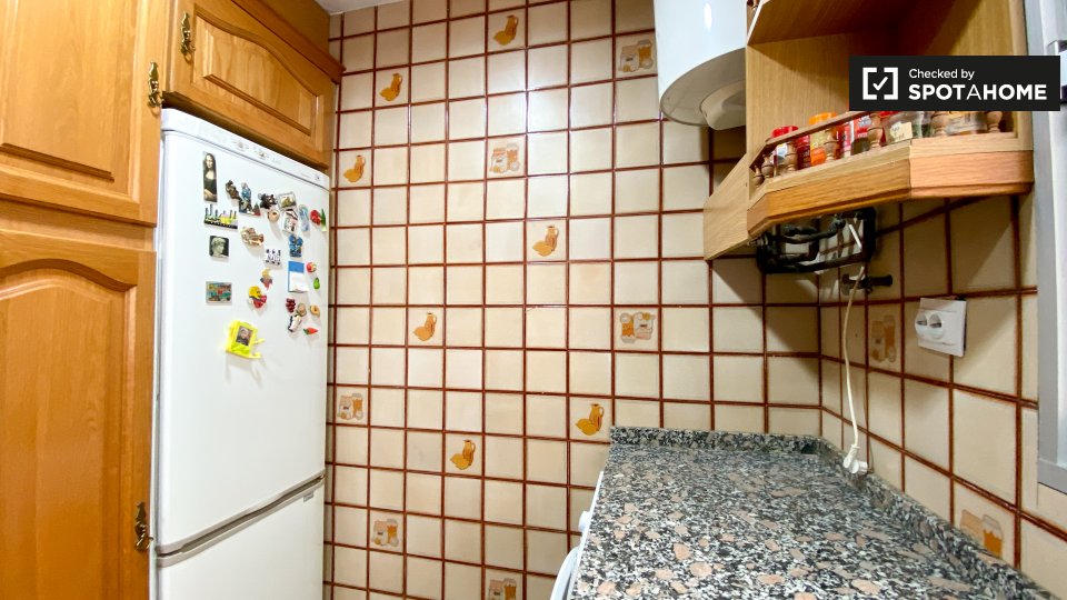 Double room Valencia, 3 beds, 75m² — photo 16